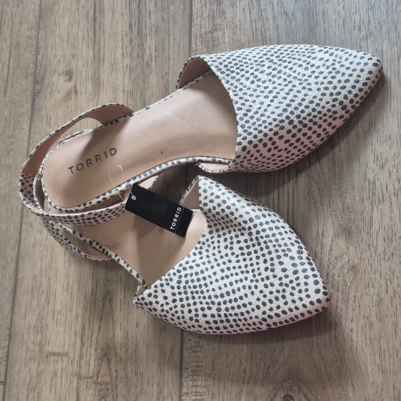TORRID Sling Back Pointed Toe. Size 8.5. Wide Width. Animal Print. Nude/black - Picture 5 of 6